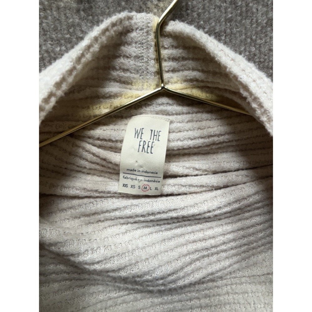 We The Free People Kitty Thermal Tunic Top Women M Long Beige Funnel Neck EUC - Picture 3 of 4